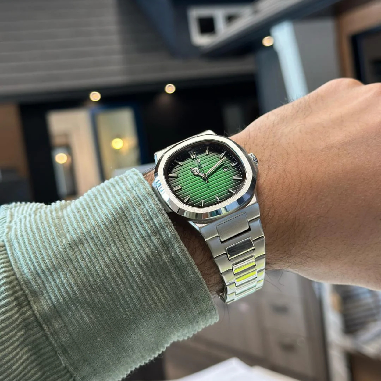 King Nautilus 41mm - Silver & Emerald